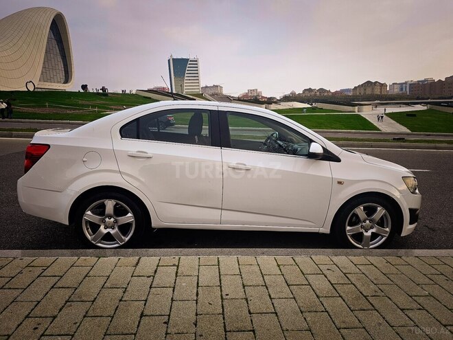 Chevrolet Aveo-6