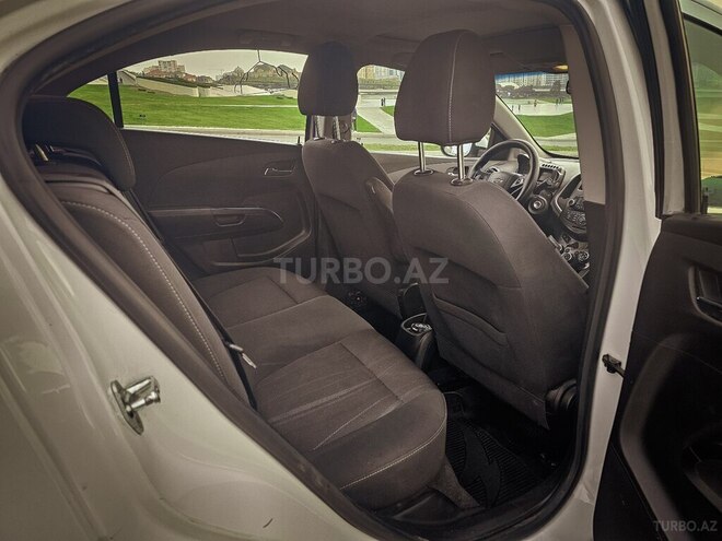 Chevrolet Aveo-11