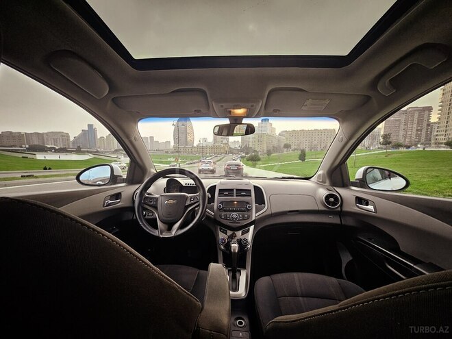 Chevrolet Aveo-10