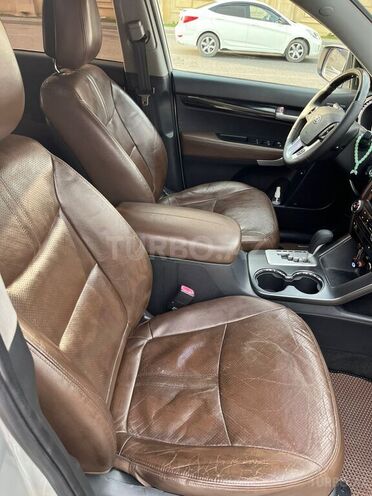 Kia Sorento-11