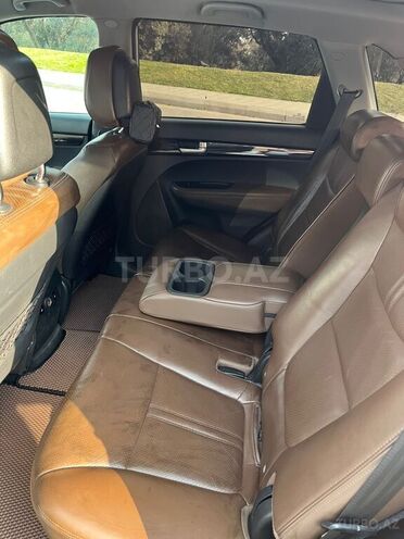 Kia Sorento-12