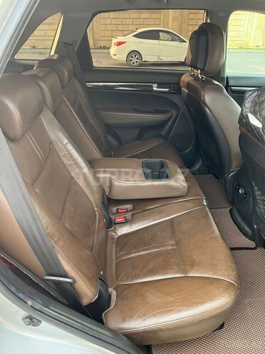 Kia Sorento-13