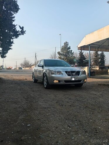 Hyundai Sonata 2005, 350,000 km - 2.4 l - Saatlı