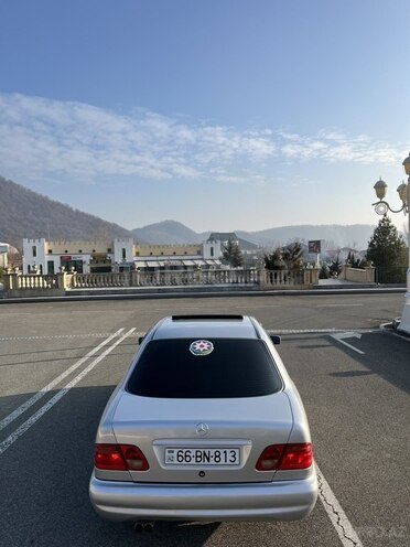 Mercedes E 240 1998, 450,000 km - 2.4 l - Qəbələ