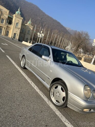 Mercedes E 240 1998, 450,000 km - 2.4 l - Qəbələ