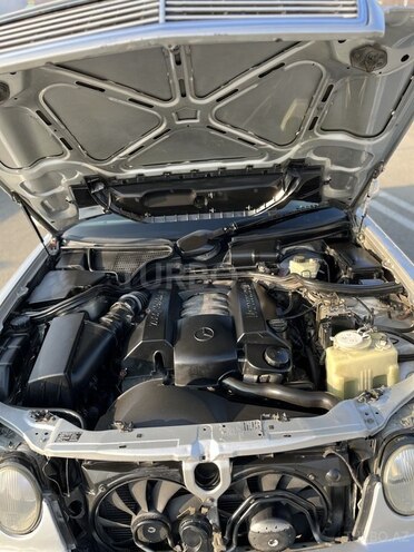 Mercedes E 240 1998, 450,000 km - 2.4 l - Qəbələ