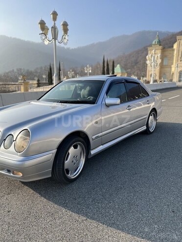 Mercedes E 240 1998, 450,000 km - 2.4 l - Qəbələ