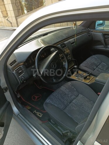 Mercedes E 230 1996, 450,000 km - 2.3 l - Bakı