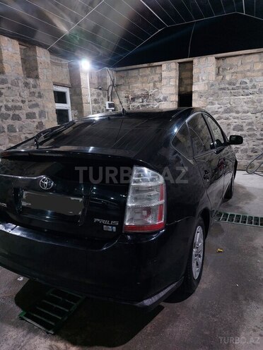 Toyota Prius-4