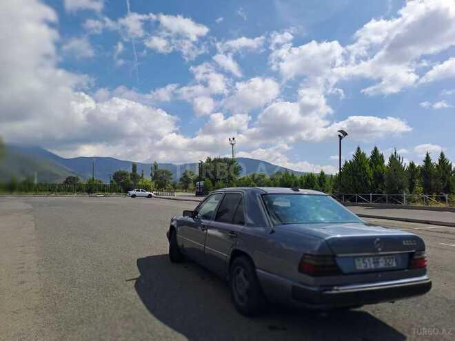 Mercedes E 250 1989, 320,000 km - 2.5 l - Şəki