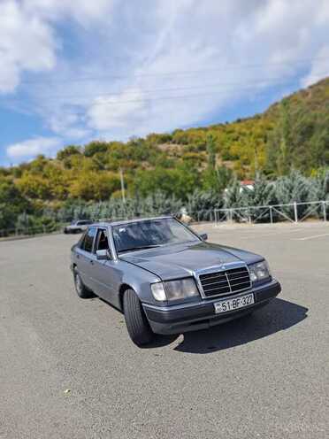 Mercedes E 250 1989, 320,000 km - 2.5 l - Şəki