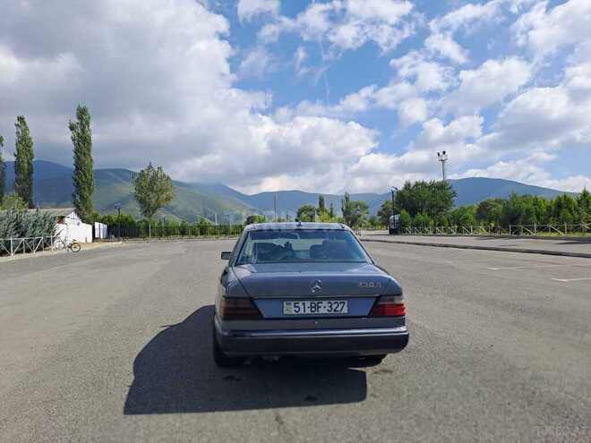 Mercedes E 250 1989, 320,000 km - 2.5 l - Şəki