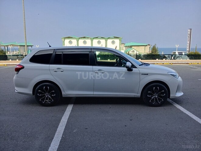 Toyota Corolla Fielder-3