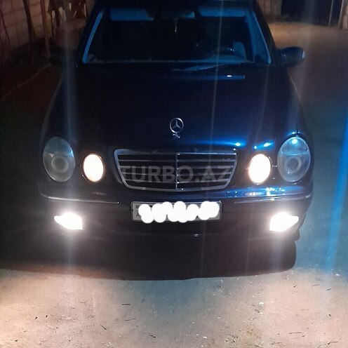 Mercedes E 240 2002, 260,000 km - 2.4 l - Salyan