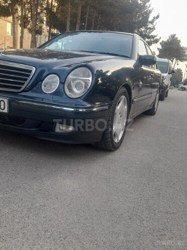 Mercedes E 240 2002, 260,000 km - 2.4 l - Salyan
