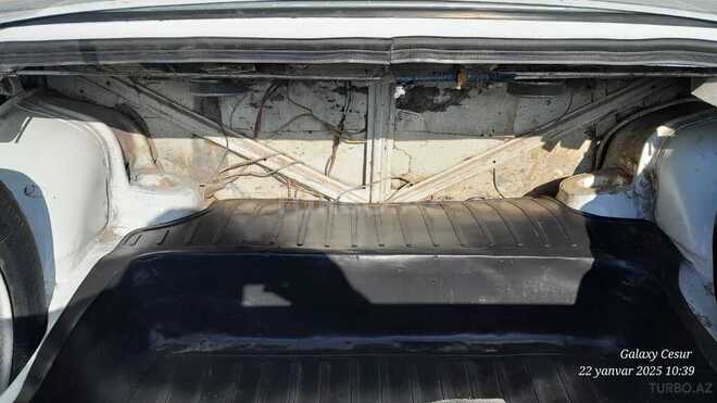 LADA (VAZ) 2106 2001, 45,000 km - 1.6 l - Salyan