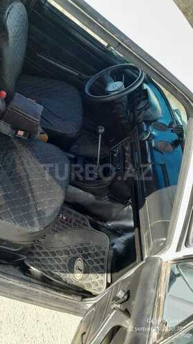 LADA (VAZ) 2106 2001, 45,000 km - 1.6 l - Salyan
