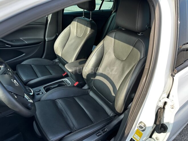 Opel Astra 2016, 174,400 km - 1.6 l - Bakı