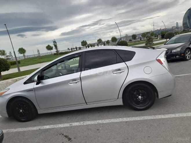 Toyota Prius-3