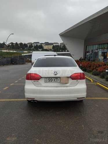 Volkswagen Jetta-9