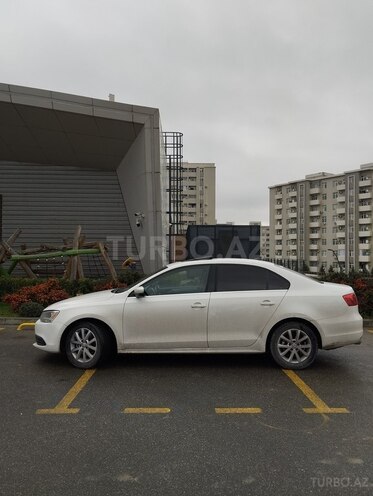 Volkswagen Jetta-7