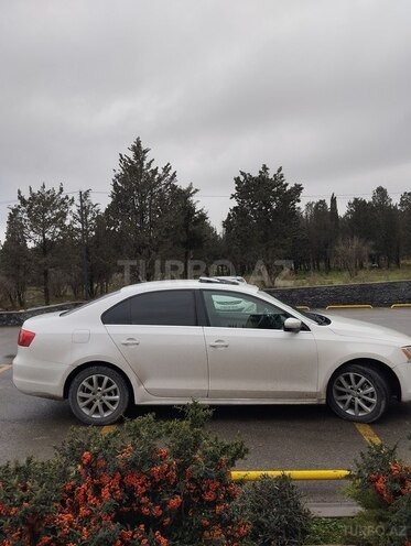 Volkswagen Jetta-5