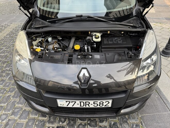 Renault Scenic-17