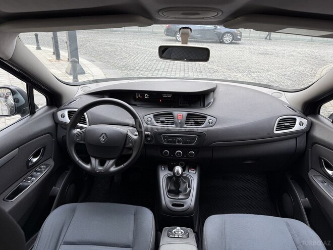 Renault Scenic-10