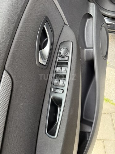 Renault Scenic-16