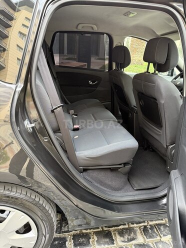 Renault Scenic-14