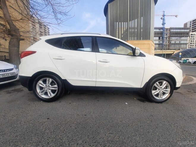 Hyundai ix35 2011, 197,000 km - 2.0 l - Bakı