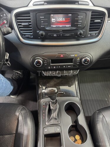 Kia Sorento-11