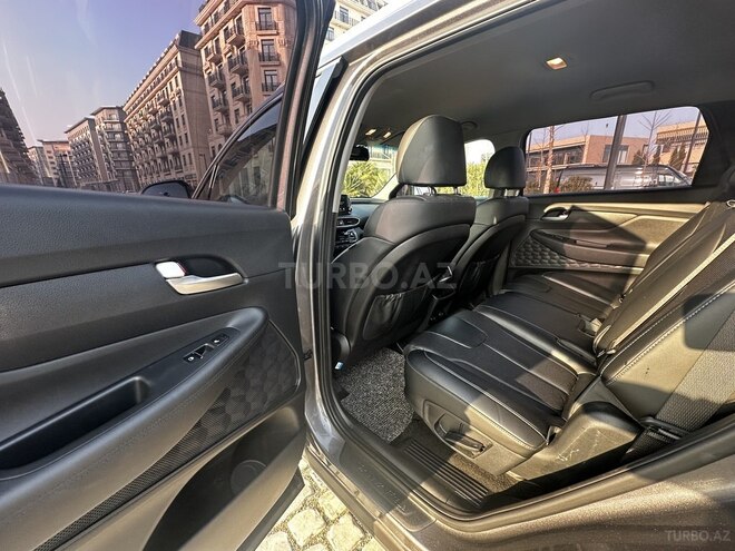 Hyundai Santa Fe-13