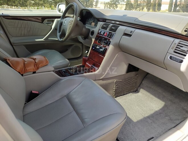 Mercedes E 240 2000, 238,000 km - 2.4 l - Şirvan