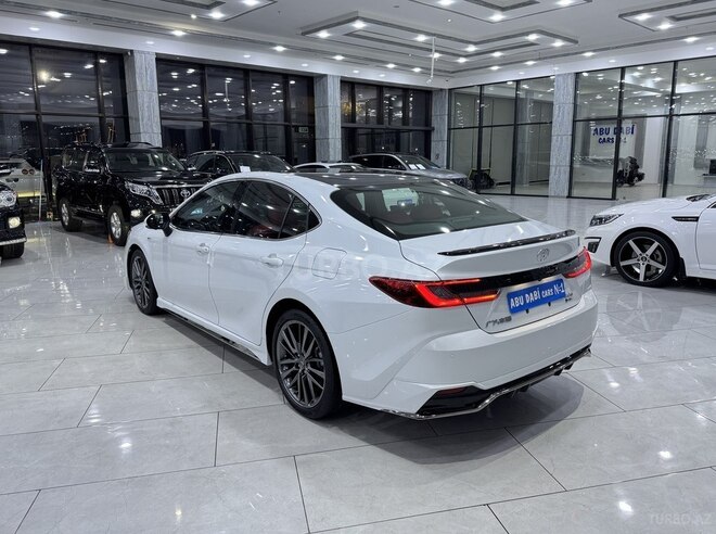 Toyota Camry-5