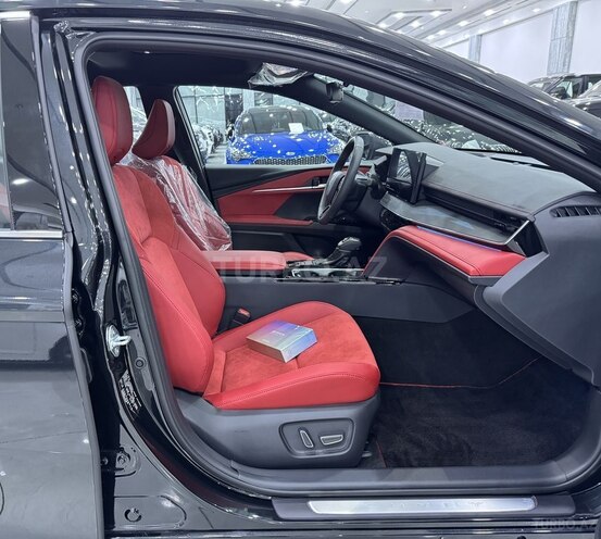 Toyota Camry-13