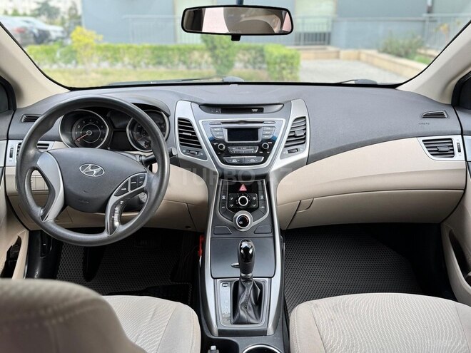 Hyundai Elantra 2015, 92,500 km - 1.8 л - Bakı