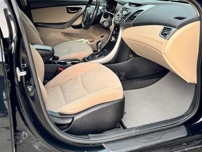 Hyundai Elantra 2015, 92,500 km - 1.8 л - Bakı