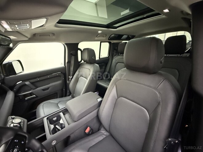 Land Rover Defender-9