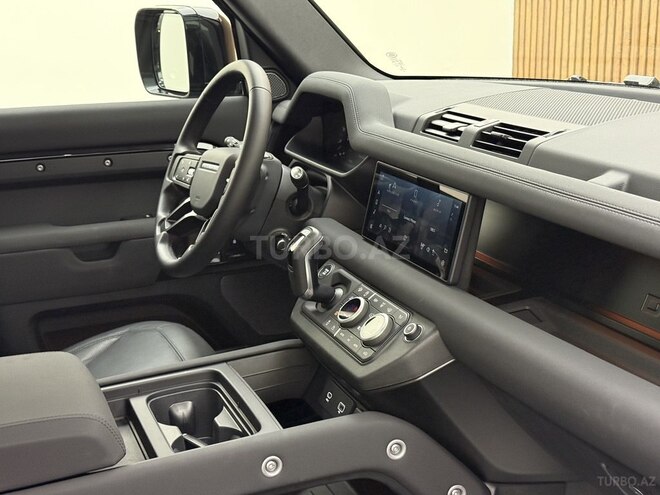 Land Rover Defender-15