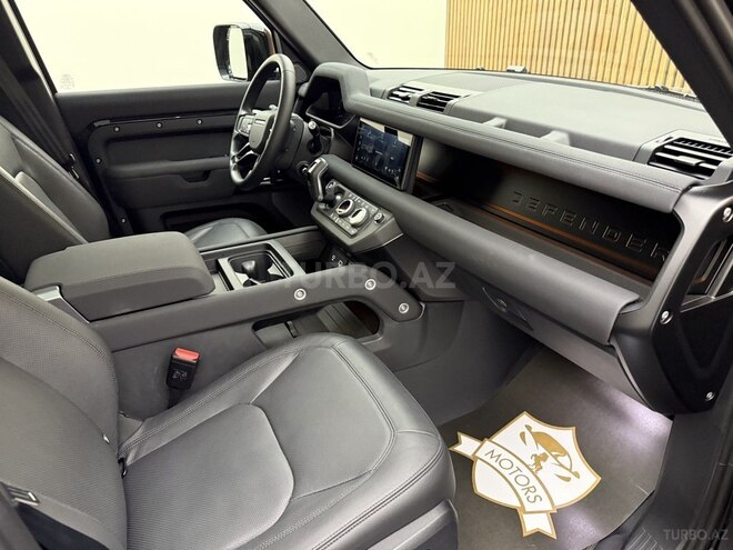 Land Rover Defender-13