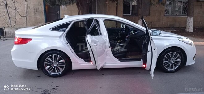 Hyundai Grandeur 2015, 200,000 km - 2.2 л - Bakı