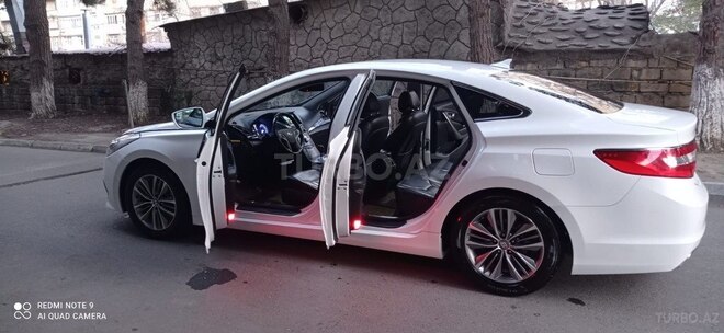 Hyundai Grandeur 2015, 200,000 km - 2.2 л - Bakı
