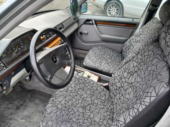 Mercedes E 220 d 1991, 490,000 km - 2.2 l - Bakı