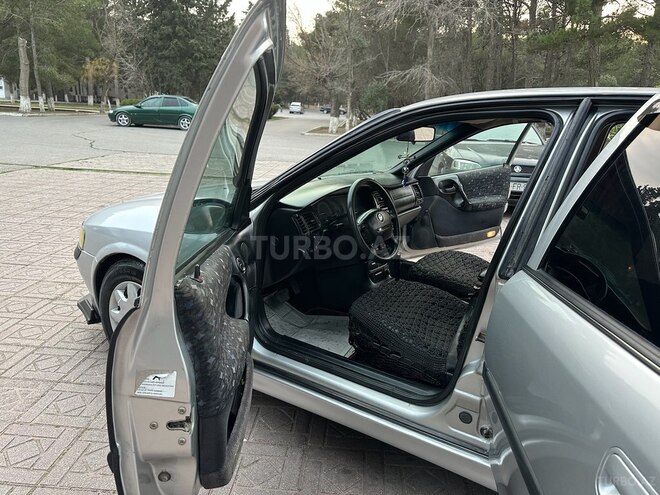 Opel Vectra 1996, 230,000 km - 2.0 l - Sumqayıt