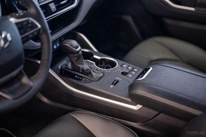 Toyota Highlander-6