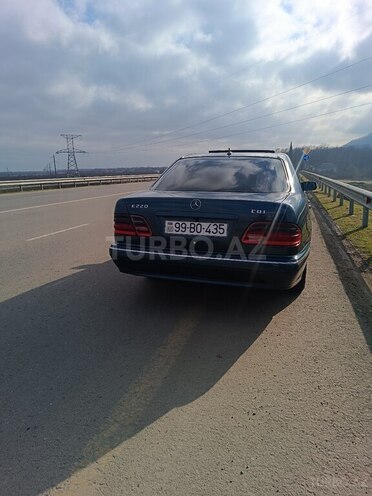 Mercedes E 220 d 1999, 283,000 km - 2.2 l - Bakı