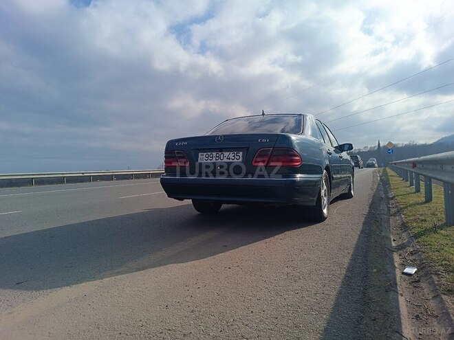 Mercedes E 220 d 1999, 283,000 km - 2.2 l - Bakı