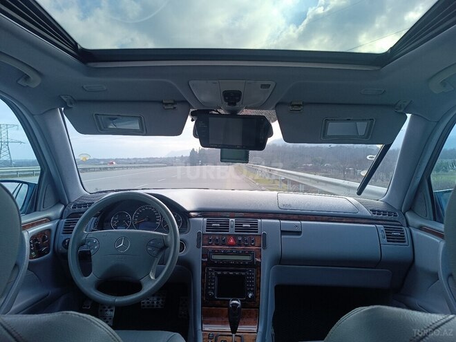 Mercedes E 220 d 1999, 283,000 km - 2.2 l - Bakı