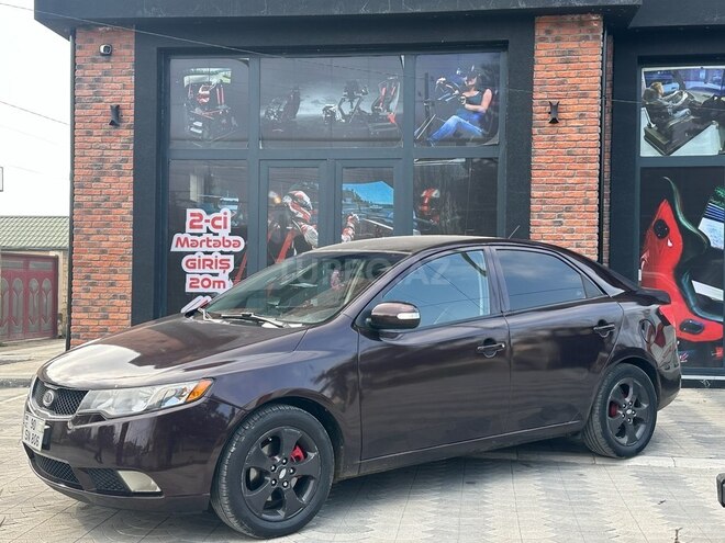 Kia Cerato 2010, 350,000 km - 1.6 l - Salyan